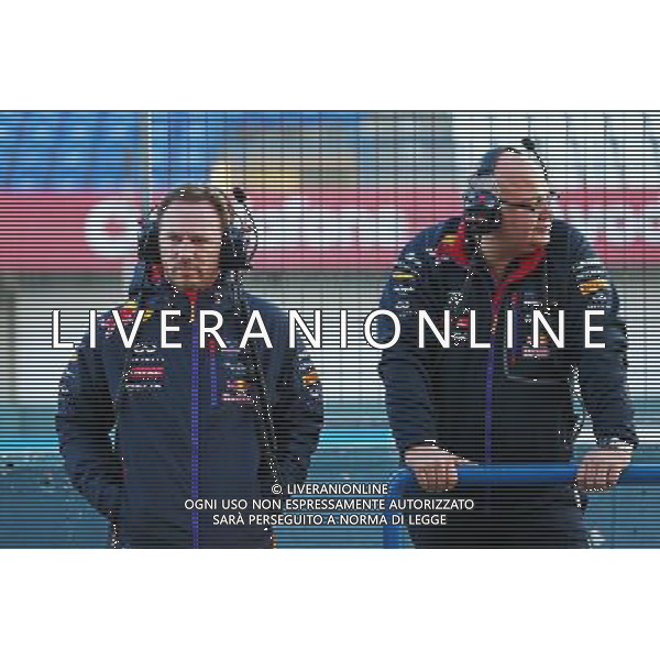 (L to R): Christian Horner (GBR) Red Bull Racing Team Principal with Rob Marshall (GBR) Red Bull Racing Chief Engineering Officer. 02.02.2015. Formula One Testing, Day Two, Jerez, Spain. AG ALDO LIVERANI SAS ONLY ITALY