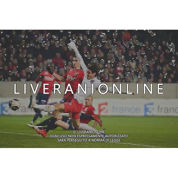 Edinson CAVANI - 03.02.2015 - Lille / Paris Saint Germain - 1/2Finale Coupe de la Ligue Photo : Dave Winter / Icon Sport /Agenzia Aldo Liverani sas - ITALY ONLY - EDITORIAL USE ONLY