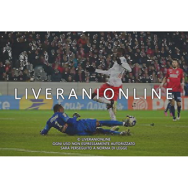 Vincent ENYEAMA / Blaise MATUIDI - 03.02.2015 - Lille / Paris Saint Germain - 1/2Finale Coupe de la Ligue Photo : Dave Winter / Icon Sport /Agenzia Aldo Liverani sas - ITALY ONLY - EDITORIAL USE ONLY