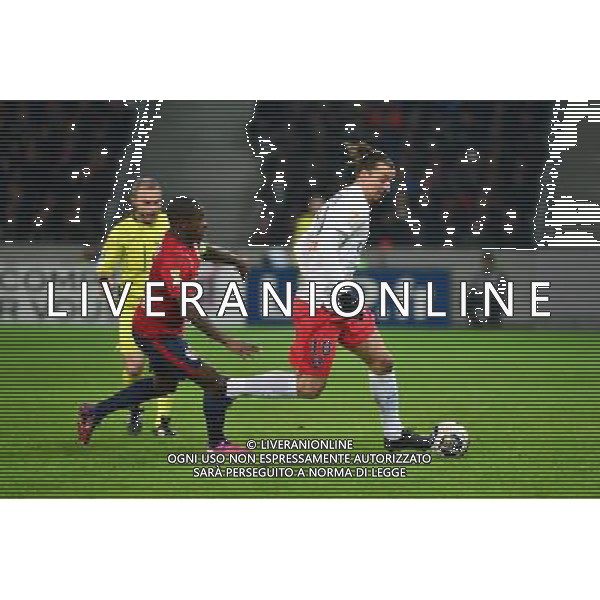 Zlatan IBRAHIMOVIC / Rio MAVUBA - 03.02.2015 - Lille / Paris Saint Germain - 1/2Finale Coupe de la Ligue Photo : Dave Winter / Icon Sport /Agenzia Aldo Liverani sas - ITALY ONLY - EDITORIAL USE ONLY