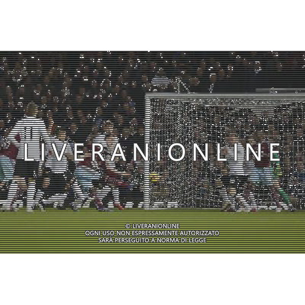 West Ham United\'s Cheikhou Kouyate scores his sides first goal Photographer Craig Mercer/CameraSport Football - Barclays Premiership - West Ham United v Manchester United - Sunday 8th February 2015 - Boleyn Ground - London © CameraSport - 43 Linden Ave. Countesthorpe. Leicester. England. LE8 5PG - Tel: +44 (0) 116 277 4147 - admin@camerasport.com - www.camerasport.com /Agenzia Aldo Liverani Sas - ITALY ONLY - EDITORIAL USE ONLY