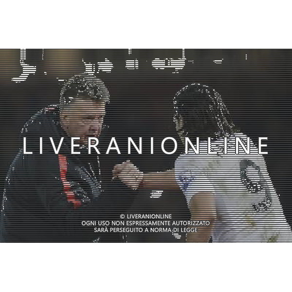 Manchester United manager Louis van Gaal shakes hands with Manchester United\'s Radamel Falcao Garcia after he is substituted off Photographer Craig Mercer/CameraSport Football - Barclays Premiership - West Ham United v Manchester United - Sunday 8th February 2015 - Boleyn Ground - London © CameraSport - 43 Linden Ave. Countesthorpe. Leicester. England. LE8 5PG - Tel: +44 (0) 116 277 4147 - admin@camerasport.com - www.camerasport.com /Agenzia Aldo Liverani Sas - ITALY ONLY - EDITORIAL USE ONLY