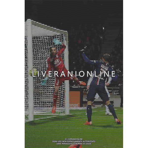 Anthony LOPES - 08.02.2015 - Lyon / Paris Saint Germain - 24eme journee de Ligue 1 Photo : Jean Paul Thomas / Icon Sport AG ALDO LIVERANI SAS ONLY ITALY