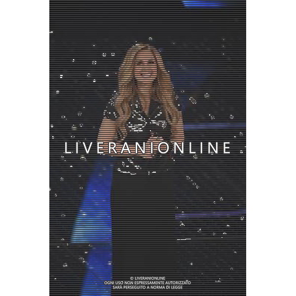 65mo FESTIVAL DELLA CANZONE ITALIANA DI SANREMO PRIMA SERATA 10 FEBBRAIO 2015 NELLA FOTO LARA FABIAN ©Gazzaniga/Agenzia Aldo Liverani sas