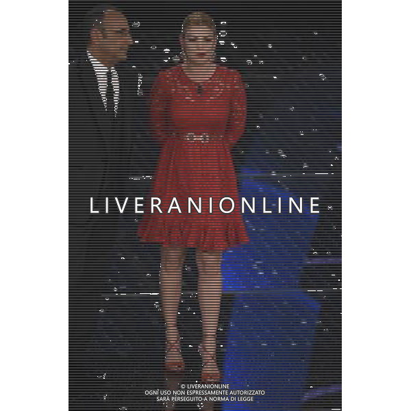 SECONDA SERATA 65mo FESTIVAL DELLA CANZONE ITALIANA DI SANREMO 11 FEBBRAIO 2015 nella foto Carlo Conti e Emma Marrone ©Gazzaniga/Agenzia Aldo Liverani sas