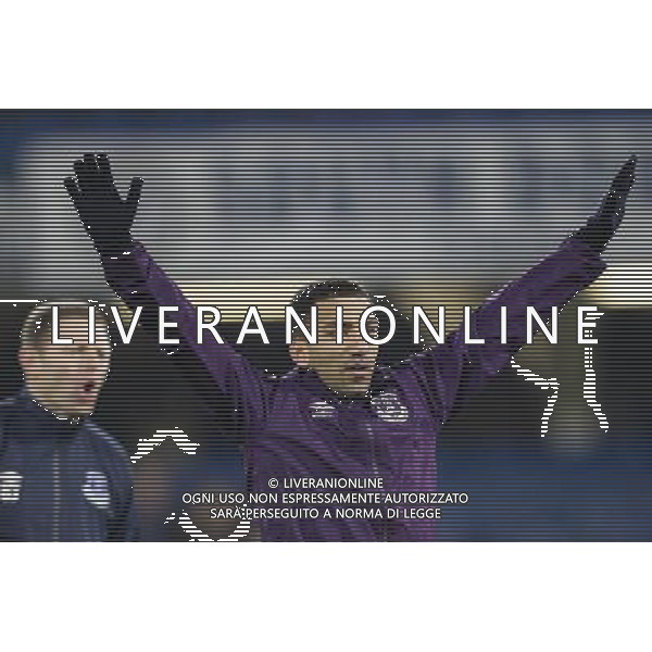 EvertonÕs Aaron Lennon looking happy in his new club colours during the pre-match warm-up Photographer Craig Mercer/CameraSport Football - Barclays Premiership - Chelsea v Everton - Wednesday 11th February 2015 - Stamford Bridge - London © CameraSport - 43 Linden Ave. Countesthorpe. Leicester. England. LE8 5PG - Tel: +44 (0) 116 277 4147 - admin@camerasport.com - www.camerasport.com AG ALDO LIVERANI SAS ONLY ITALY