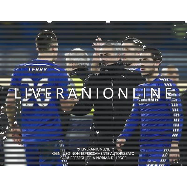 Chelsea manager JosŽ Mourinho congratulates John Terry at the final whistle Photographer Craig Mercer/CameraSport Football - Barclays Premiership - Chelsea v Everton - Wednesday 11th February 2015 - Stamford Bridge - London © CameraSport - 43 Linden Ave. Countesthorpe. Leicester. England. LE8 5PG - Tel: +44 (0) 116 277 4147 - admin@camerasport.com - www.camerasport.com AG ALDO LIVERANI SAS ONLY ITALY