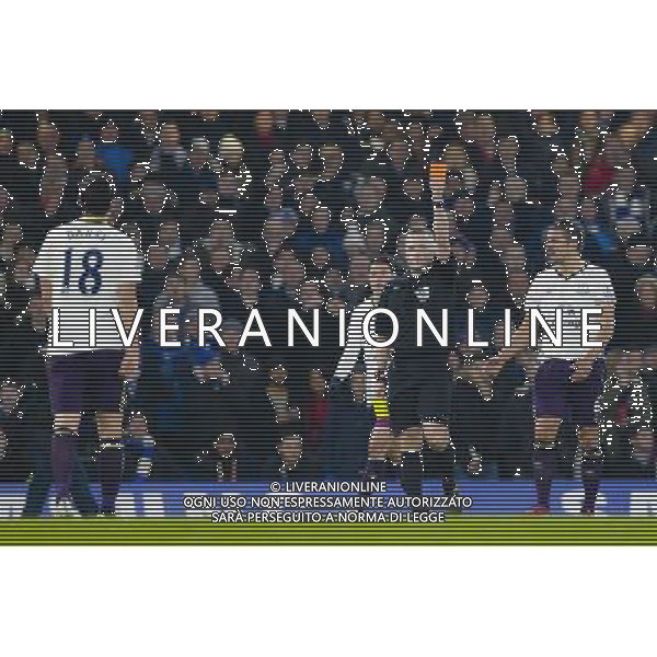 Everton\'s Gareth Barry gets a red card from referee Jonathan Moss after a second yellow card Photographer Craig Mercer/CameraSport Football - Barclays Premiership - Chelsea v Everton - Wednesday 11th February 2015 - Stamford Bridge - London © CameraSport - 43 Linden Ave. Countesthorpe. Leicester. England. LE8 5PG - Tel: +44 (0) 116 277 4147 - admin@camerasport.com - www.camerasport.com AG ALDO LIVERANI SAS ONLY ITALY