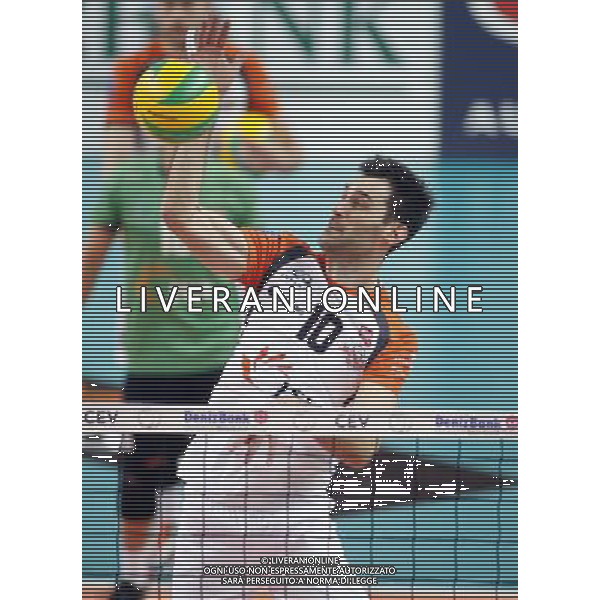 12.02.2015 Jastrzebie Zdroj sport siatkowka mezczyzn Liga Mistrzow 2015 , 2015 CEV DenizBank Volleyball Champions League - Men . Jastrzebski Wegiel (biale) - Sir Safety Perugia (czerwone) n/z. Grzegorz Kosok . Fot. Tomasz Wantula / EDYTOR.net/NEWSPIX.PL --- Newspix.pl /Agenzia Aldo Liverani sas - ITALY ONLY - EDITORIAL USE ONLY *** Local Caption *** www.newspix.pl mail us: info@newspix.pl call us: 0048 022 23 22 222 --- Polish Picture Agency by Ringier Axel Springer Poland