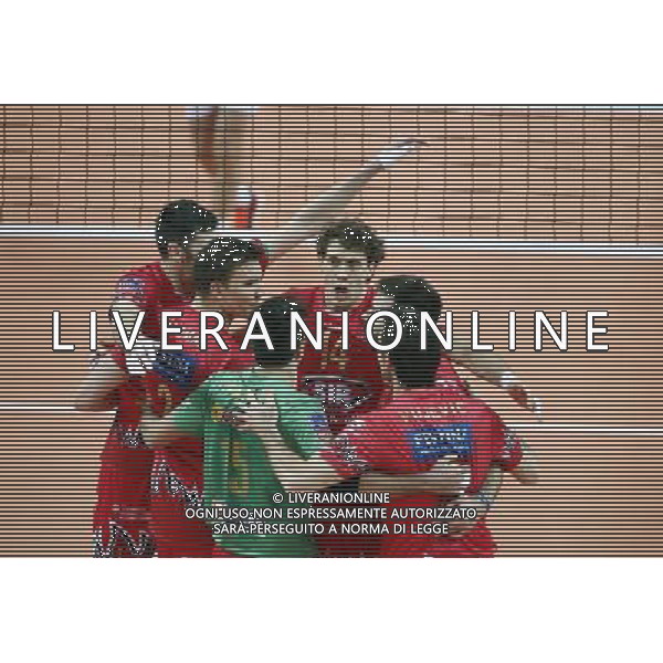 12.02.2015 Jastrzebie Zdroj sport siatkowka mezczyzn Liga Mistrzow 2015 , 2015 CEV DenizBank Volleyball Champions League - Men . Jastrzebski Wegiel (biale) - Sir Safety Perugia (czerwone) n/z. radosc siatkarzy Perugii . Fot. Tomasz Wantula / EDYTOR.net/NEWSPIX.PL --- Newspix.pl /Agenzia Aldo Liverani sas - ITALY ONLY - EDITORIAL USE ONLY *** Local Caption *** www.newspix.pl mail us: info@newspix.pl call us: 0048 022 23 22 222 --- Polish Picture Agency by Ringier Axel Springer Poland