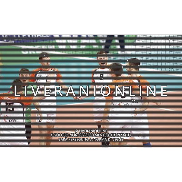 12.02.2015 Jastrzebie Zdroj sport siatkowka mezczyzn Liga Mistrzow 2015 , 2015 CEV DenizBank Volleyball Champions League - Men . Jastrzebski Wegiel (biale) - Sir Safety Perugia (czerwone) n/z. radosc siatkarzy Jastrzebia . Fot. Tomasz Wantula / EDYTOR.net/NEWSPIX.PL --- Newspix.pl /Agenzia Aldo Liverani sas - ITALY ONLY - EDITORIAL USE ONLY *** Local Caption *** www.newspix.pl mail us: info@newspix.pl call us: 0048 022 23 22 222 --- Polish Picture Agency by Ringier Axel Springer Poland