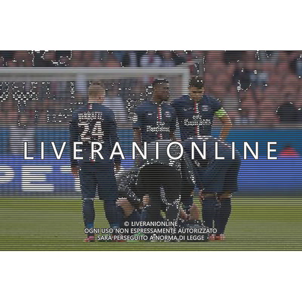 Blessure de Yohan Cabaye - 14.02.2015 - Paris Saint Germain / Caen - 25eme journee de Ligue 1 Photo : Andre Ferreira / Icon Sport AG ALDO LIVERANI SAS ONLY ITALY