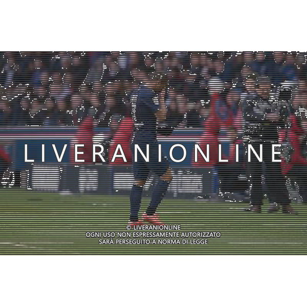 Blessure de Lucas Moura - 14.02.2015 - Paris Saint Germain / Caen - 25eme journee de Ligue 1 Photo : Andre Ferreira / Icon Sport AG ALDO LIVERANI SAS ONLY ITALY