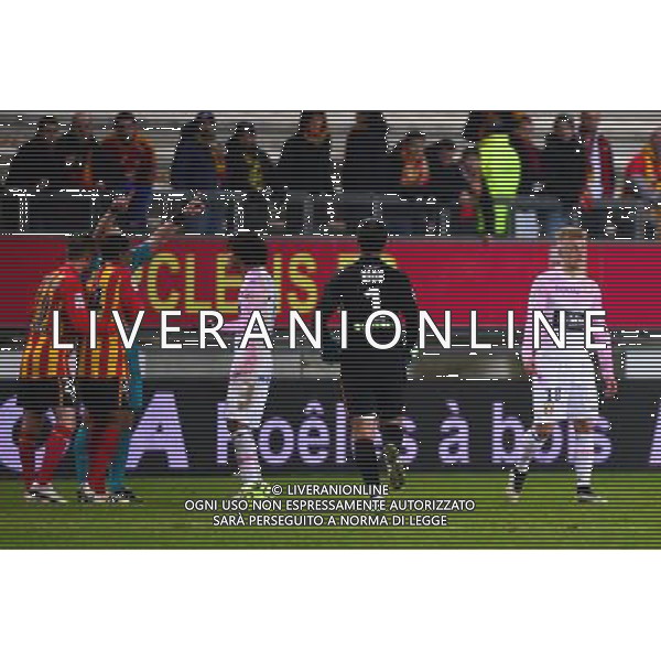 Cartons rouges pour Ludovic BAAL / Daniel WASS - 14.02.2015 - Lens / Evian Thonon - 25eme journee de Ligue 1 Photo : Dave Winter / Icon Sport AG ALDO LIVERANI SAS ONLY ITALY