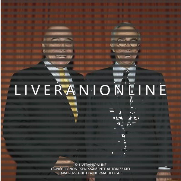Milano 17 gennaio 2005 Riunione convocata dal presidente federale Carraro tra arbitri, presidenti, allenatorie e capitani delle societˆ di serie A e B nella foto: Carraro Franco e Galiani Adriano foto Andry / Ag. Aldo Liverani