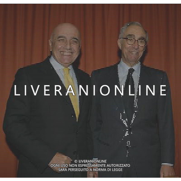 Milano 17 gennaio 2005 Riunione convocata dal presidente federale Carraro tra arbitri, presidenti, allenatorie e capitani delle societˆ di serie A e B nella foto: Carraro Franco e Galiani Adriano foto Andry / Ag. Aldo Liverani