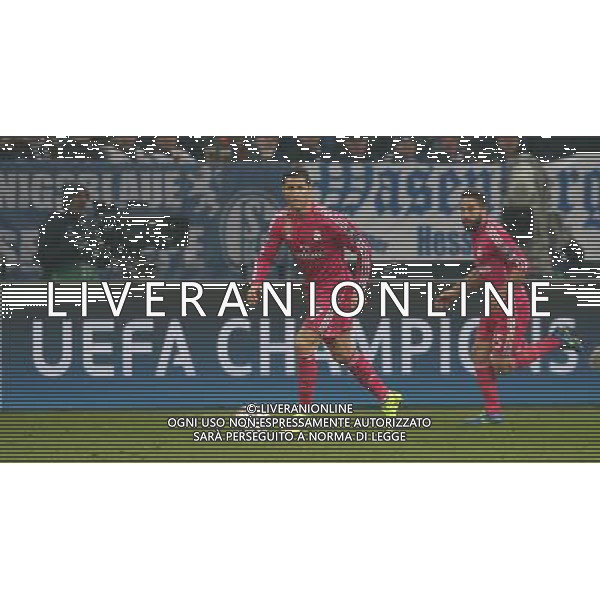 firo : 18.02.2015 Fu§ball, CL, Champions League, Saison 2014/2015, Achtelfinale, FC Schalke 04 - Real Madrid 0:2 Cristiano RONALDO, Real, links mit CARVAJAL $worldrights,Es gelten unsere AGB, einsehbar auf www.firosportphoto.de, copyright by firo sportphoto: Coesfelder Str. 207 D-48249 DŸlmen www.firosportphoto.de mail@firosportphoto.de (V o l k s b a n k B o c h u m - W i t t e n ) BLZ.: 430 601 29 Kt. Nr.: 341 117 100 Tel:Ê +49-2594-9916004 Fax:Ê+49-2594-9916005 AG ALDO LIVERANI SAS ONLY ITALY