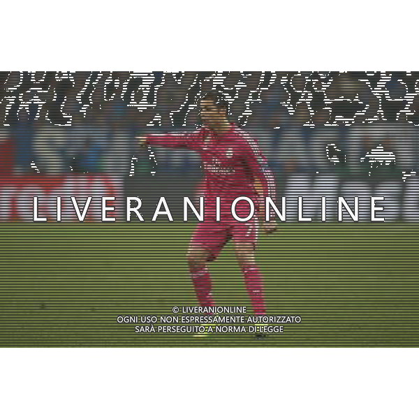 firo : 18.02.2015 Fu§ball, CL, Champions League, Saison 2014/2015, Achtelfinale, FC Schalke 04 - Real Madrid 0:2 Cristiano RONALDO, Real, Gestik $worldrights,Es gelten unsere AGB, einsehbar auf www.firosportphoto.de, copyright by firo sportphoto: Coesfelder Str. 207 D-48249 DŸlmen www.firosportphoto.de mail@firosportphoto.de (V o l k s b a n k B o c h u m - W i t t e n ) BLZ.: 430 601 29 Kt. Nr.: 341 117 100 Tel:Ê +49-2594-9916004 Fax:Ê+49-2594-9916005 AG ALDO LIVERANI SAS ONLY ITALY