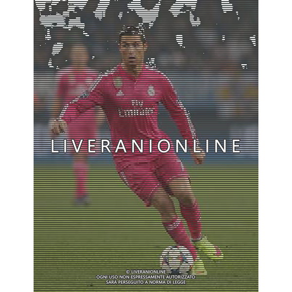 firo : 18.02.2015 Fu§ball, CL, Champions League, Saison 2014/2015, Achtelfinale, FC Schalke 04 - Real Madrid 0:2 Cristiano RONALDO, Real, Einzelaktion $worldrights,Es gelten unsere AGB, einsehbar auf www.firosportphoto.de, copyright by firo sportphoto: Coesfelder Str. 207 D-48249 DŸlmen www.firosportphoto.de mail@firosportphoto.de (V o l k s b a n k B o c h u m - W i t t e n ) BLZ.: 430 601 29 Kt. Nr.: 341 117 100 Tel:Ê +49-2594-9916004 Fax:Ê+49-2594-9916005 AG ALDO LIVERANI SAS ONLY ITALY