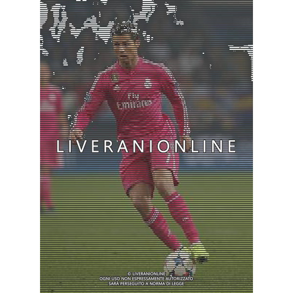 firo : 18.02.2015 Fu§ball, CL, Champions League, Saison 2014/2015, Achtelfinale, FC Schalke 04 - Real Madrid 0:2 Cristiano RONALDO, Real, Einzelaktion $worldrights,Es gelten unsere AGB, einsehbar auf www.firosportphoto.de, copyright by firo sportphoto: Coesfelder Str. 207 D-48249 DŸlmen www.firosportphoto.de mail@firosportphoto.de (V o l k s b a n k B o c h u m - W i t t e n ) BLZ.: 430 601 29 Kt. Nr.: 341 117 100 Tel:Ê +49-2594-9916004 Fax:Ê+49-2594-9916005 AG ALDO LIVERANI SAS ONLY ITALY