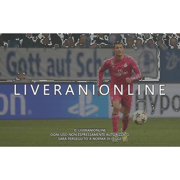 firo : 18.02.2015 Fu§ball, CL, Champions League, Saison 2014/2015, Achtelfinale, FC Schalke 04 - Real Madrid 0:2 Cristiano RONALDO, Real, Einzelaktion, Gott auf Schalke $worldrights,Es gelten unsere AGB, einsehbar auf www.firosportphoto.de, copyright by firo sportphoto: Coesfelder Str. 207 D-48249 DŸlmen www.firosportphoto.de mail@firosportphoto.de (V o l k s b a n k B o c h u m - W i t t e n ) BLZ.: 430 601 29 Kt. Nr.: 341 117 100 Tel:Ê +49-2594-9916004 Fax:Ê+49-2594-9916005 AG ALDO LIVERANI SAS ONLY ITALY