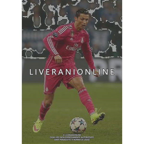 firo Fu§ball,Fussball, 18.02.2015 UEFA , UCL, Champions League Saison 2014/2015 Achtelfinale, 1/8-Finale, Hinspiel, FC Schalke 04 - Real Madrid Madrid, Cristiano Ronaldo, Einzelaktion, ganze Figur $worldrightsEs gelten unsere AGB, einsehbar auf www.firosportphoto.de copyright by firo sportphoto: Coesfelder Str. 207 D- 48249 DŸlmen www.firosportphoto.de mail@firosportphoto.de (V o l k s b a n k B o c h u m - W i t t e n ) BLZ.: 430 601 29 Kt. Nr.: 341 117 100 Tel: +49-2594 - 9916004 Fax: +49-2594 - 9916005 AG ALDO LIVERANI SAS ONLY ITALY