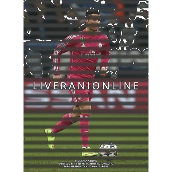 firo Fu§ball,Fussball, 18.02.2015 UEFA , UCL, Champions League Saison 2014/2015 Achtelfinale, 1/8-Finale, Hinspiel, FC Schalke 04 - Real Madrid Madrid, Cristiano Ronaldo, Einzelaktion, ganze Figur $worldrightsEs gelten unsere AGB, einsehbar auf www.firosportphoto.de copyright by firo sportphoto: Coesfelder Str. 207 D- 48249 DŸlmen www.firosportphoto.de mail@firosportphoto.de (V o l k s b a n k B o c h u m - W i t t e n ) BLZ.: 430 601 29 Kt. Nr.: 341 117 100 Tel: +49-2594 - 9916004 Fax: +49-2594 - 9916005 AG ALDO LIVERANI SAS ONLY ITALY