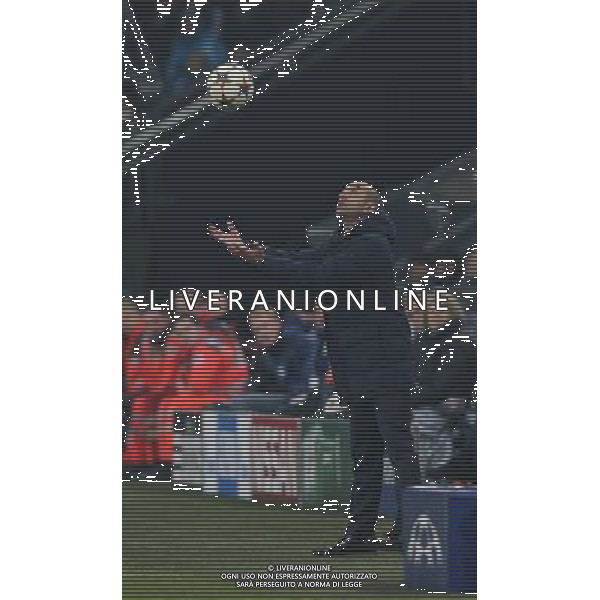 firo : 18.02.2015 Fu§ball, CL, Champions League, Saison 2014/2015, Achtelfinale, FC Schalke 04 - Real Madrid 0:2 Trainer Roberto DI MATTEO, Schalke fŠngt einen Ball, Beschwšrung $worldrights,Es gelten unsere AGB, einsehbar auf www.firosportphoto.de, copyright by firo sportphoto: Coesfelder Str. 207 D-48249 DŸlmen www.firosportphoto.de mail@firosportphoto.de (V o l k s b a n k B o c h u m - W i t t e n ) BLZ.: 430 601 29 Kt. Nr.: 341 117 100 Tel:Ê +49-2594-9916004 Fax:Ê+49-2594-9916005 AG ALDO LIVERANI SAS ONLY ITALY