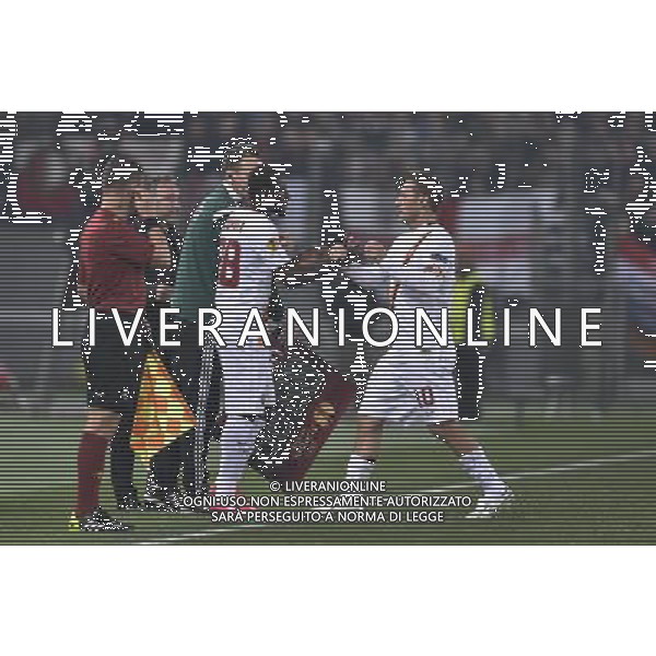 Roma - 19/02/2015 - Stadio Olimpico - Uefa Europa League 2014/2015 - andata sedicesimi - AS Roma vs Feyenoord - nella foto: Seydou Doumbia entra al posto di Francesco Totti / Ph Fabrizio Corradetti - Ag. Aldo Liverani Sas