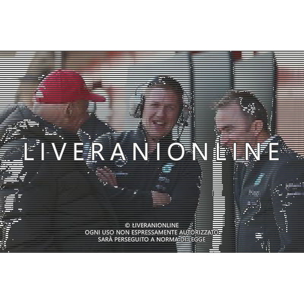 Niki Lauda (AUT) Mercedes Non-Executive Chairman (Left) with Paddy Lowe (GBR) Mercedes AMG F1 Executive Director (Technical) (Right). 19.02.2015. Formula One Testing, Day One, Barcelona, Spain. AG ALDO LIVERANI SAS ONLY ITALY