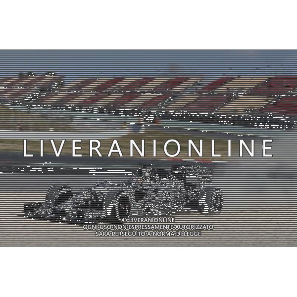 Daniel Ricciardo (AUS) Red Bull Racing RB11 runs wide. 19.02.2015. Formula One Testing, Day One, Barcelona, Spain. AG ALDO LIVERANI SAS ONLY ITALY