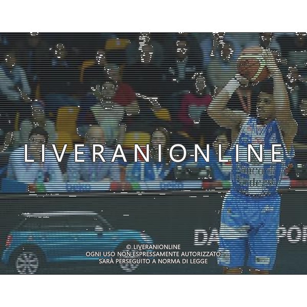 Beko Final Eight 2015 Quarti di Finale Desio (MB) - 20.02.2015 Banco di Sardegna Sassari-Vanoli Cremona Nella Foto:sosa edgar /Ph.Vitez-Ag. Aldo Liverani