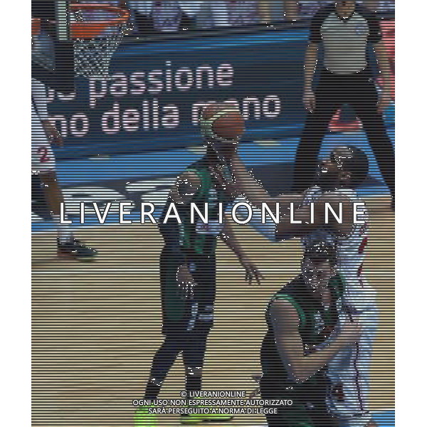 Beko Final Eight 2015 Quarti di Finale Desio (MB) - 20.02.2015 EA7 Armani Jeans Olimpia Milano-Sidigas Avellino Nella Foto:samardo samuels /Ph.Vitez-Ag. Aldo Liverani