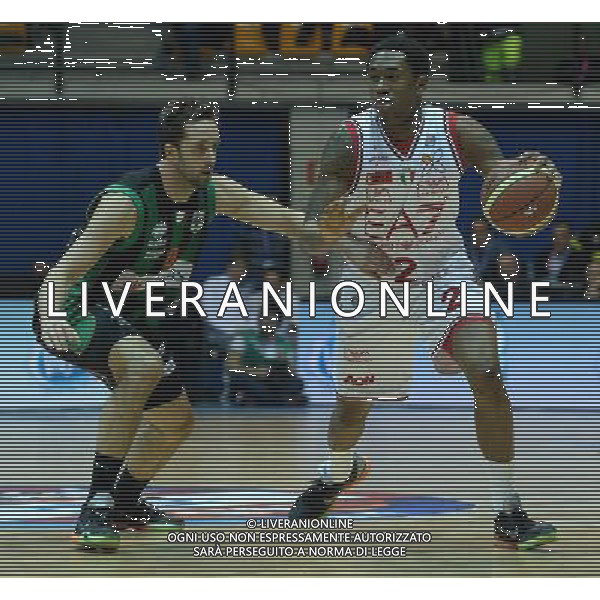 Beko Final Eight 2015 Quarti di Finale Desio (MB) - 20.02.2015 EA7 Armani Jeans Olimpia Milano-Sidigas Avellino Nella Foto:Brooks Marshon-Cavaliero Daniele /Ph.Vitez-Ag. Aldo Liverani