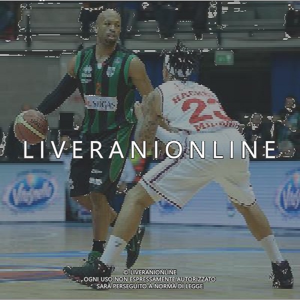 Beko Final Eight 2015 Quarti di Finale Desio (MB) - 20.02.2015 EA7 Armani Jeans Olimpia Milano-Sidigas Avellino Nella Foto:Gaines Sundiata /Ph.Vitez-Ag. Aldo Liverani
