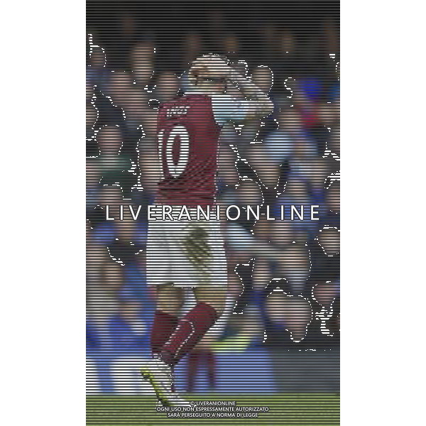 Burnley\'s Danny Ings shows his frustration during the game Photographer Craig Mercer/CameraSport Football - Barclays Premiership - Chelsea v Burnley - Saturday 21st February 2015 - Stamford Bridge - London © CameraSport - 43 Linden Ave. Countesthorpe. Leicester. England. LE8 5PG - Tel: +44 (0) 116 277 4147 - admin@camerasport.com - www.camerasport.com AG ALDO LIVERANI SAS ONLY ITALY