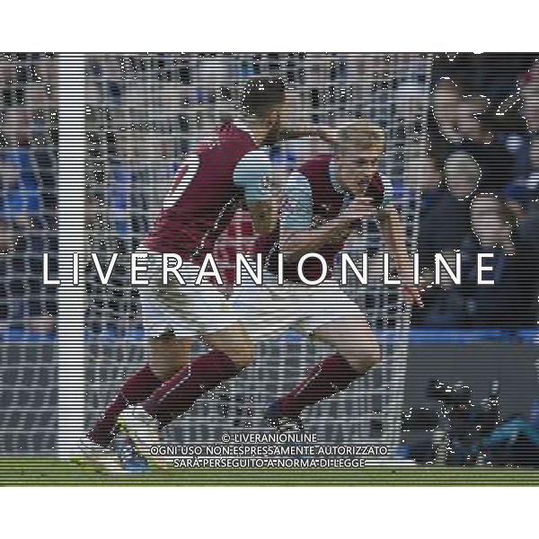 Burnley\'s Ben Mee celebrates scoring his sides equalising goal to make the score 1-1 Photographer Craig Mercer/CameraSport Football - Barclays Premiership - Chelsea v Burnley - Saturday 21st February 2015 - Stamford Bridge - London © CameraSport - 43 Linden Ave. Countesthorpe. Leicester. England. LE8 5PG - Tel: +44 (0) 116 277 4147 - admin@camerasport.com - www.camerasport.com AG ALDO LIVERANI SAS ONLY ITALY