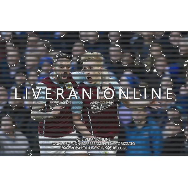 Burnley\'s Ben Mee (right) celebrates with Danny Ings after scoring his sides equalising goal to make the score 1-1 Photographer Craig Mercer/CameraSport Football - Barclays Premiership - Chelsea v Burnley - Saturday 21st February 2015 - Stamford Bridge - London © CameraSport - 43 Linden Ave. Countesthorpe. Leicester. England. LE8 5PG - Tel: +44 (0) 116 277 4147 - admin@camerasport.com - www.camerasport.com AG ALDO LIVERANI SAS ONLY ITALY