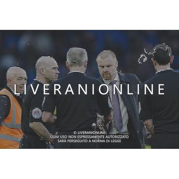 Burnley manager Sean Dyche shakes hands with referee Martin Atkinson after the final whistle Photographer Craig Mercer/CameraSport Football - Barclays Premiership - Chelsea v Burnley - Saturday 21st February 2015 - Stamford Bridge - London © CameraSport - 43 Linden Ave. Countesthorpe. Leicester. England. LE8 5PG - Tel: +44 (0) 116 277 4147 - admin@camerasport.com - www.camerasport.com AG ALDO LIVERANI SAS ONLY ITALY