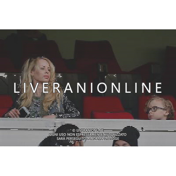 Helene SEGER et fils de Zlatan IBRAHIMOVIC - 21.02.2015 - PSG / Toulouse - 26eme journee de Ligue1 Photo : Winterpress / Icon Sport AG ALDO LIVERANI SAS ONLY ITALY *** Local Caption ***
