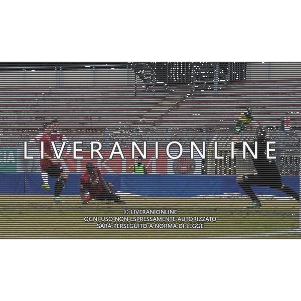 Campionato di Calcio Lega Pro Girone B 2014/2015 26 Giornata Piacenza - 22.02.2015 Pro Piacenza-Reggiana Nella Foto:parata alfonso su messetti /Ph.Vitez-Ag. Aldo Liverani