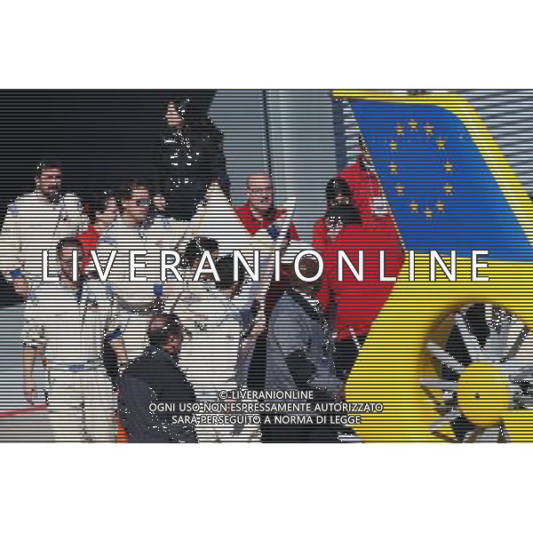 Fernando Alonso (ESP) McLaren is airlifted from the circuit in a helicopter. 22.02.2015. Formula One Testing, Day Four, Barcelona, Spain. /Agenzia Aldo Liverani sas - ITALY ONLY - EDITORIAL USE ONLY