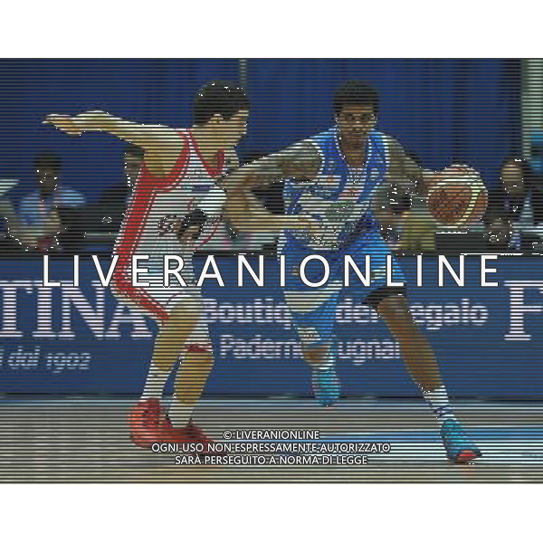 Beko Final Eight 2015 Semifinali Desio (MB) - 21.02.2015 Banco di Sardegna Sassari-Grissin Bon Reggio Emilia Nella Foto:Sosa Edgar-Mussini Federico /Ph.Vitez-Ag. Aldo Liverani