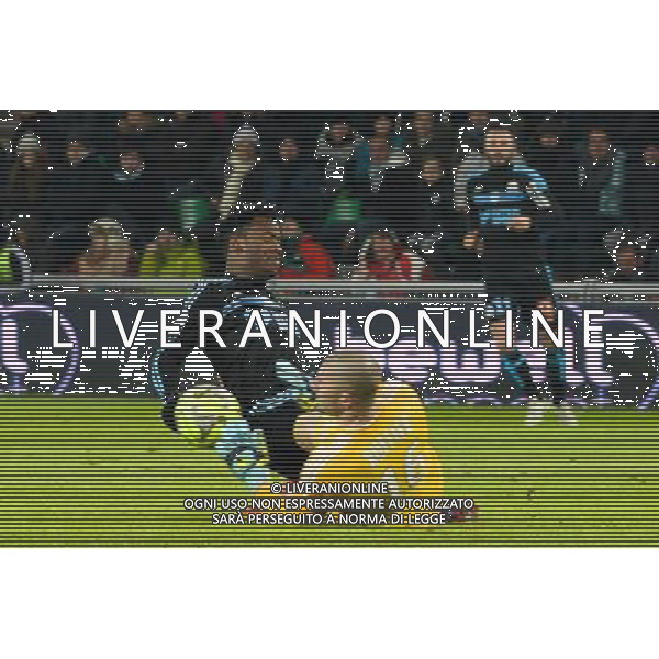 Michy BATSHUAYI / Stephane RUFFIER - 22.02.2015 - Saint Etienne / Marseille - 26eme journee de Ligue 1 - Photo : Gaston Petrelli / Icon Sport AG ALDO LIVERANI SAS ONLY ITALY