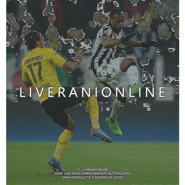 UEFA Champions League 2014/2015 Ottavi di Finale Andata Torino - 24.02.2015 Juventus-Borussia Dortmund Nella Foto: evra e aubameyang /Ph.Vitez-Ag. Aldo Liverani