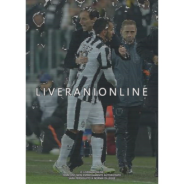 UEFA Champions League 2014/2015 Ottavi di Finale Andata Torino - 24.02.2015 Juventus-Borussia Dortmund Nella Foto: abbraccio di massimiliano allegri e carlos tevez dopo la sostituzione /Ph.Vitez-Ag. Aldo Liverani