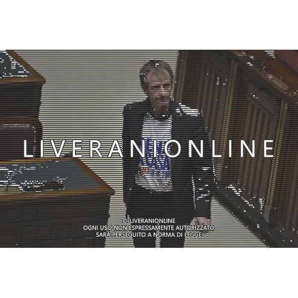Roma - 25/02/2015 - Montecitorio - Discussione del disegno di legge Ilva di Taranto - nella foto: Davide Camparini Lega Nord con la maglietta con scritto Renzi a Casa slogan della manifestazione organizzata per la giornata del 28 febbraio a Roma / Ph. Fabrizio Corradetti - Ag. Aldo Liverani Sas