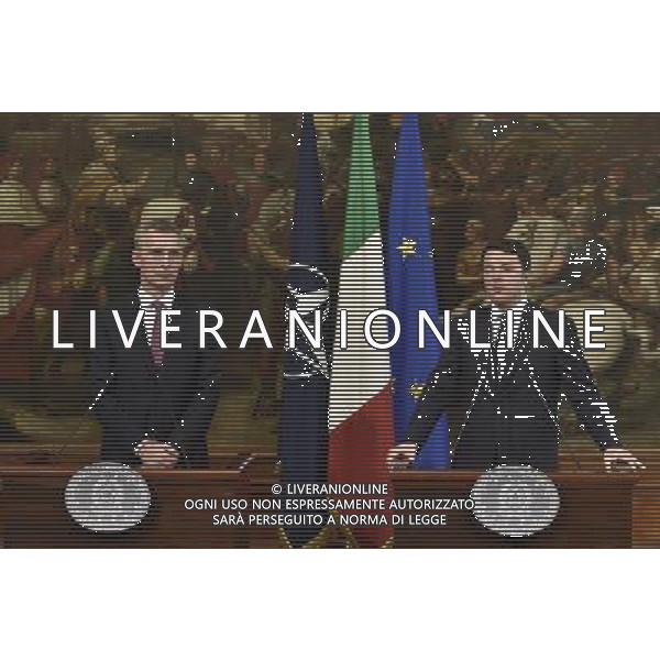 Roma - 26/02/2015 - Palazzo Chigi - Il Presidente del Consiglio dei Ministri Matteo Renzi incontra il segretario generale della Nato Jens Stoltenberg - nella foto: Matteo Renzi e Jens Stoltenberg / Ph. Fabrizio Corradetti - Ag. Aldo Liverani sas