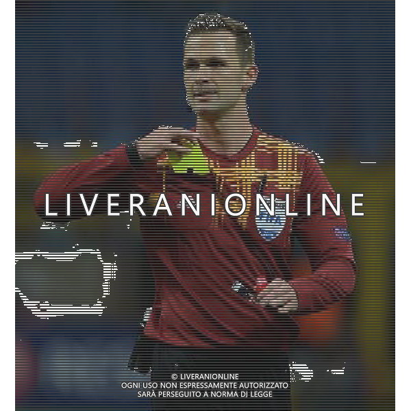 UEFA Europa League 2014/2015 Sedicesimi di Finale Ritorno Milano - 26.02.2015 Inter-Celtic Nella Foto: arbitro kruzliak estrae il cartellino giallo /Ph.Vitez-Ag. Aldo Liverani