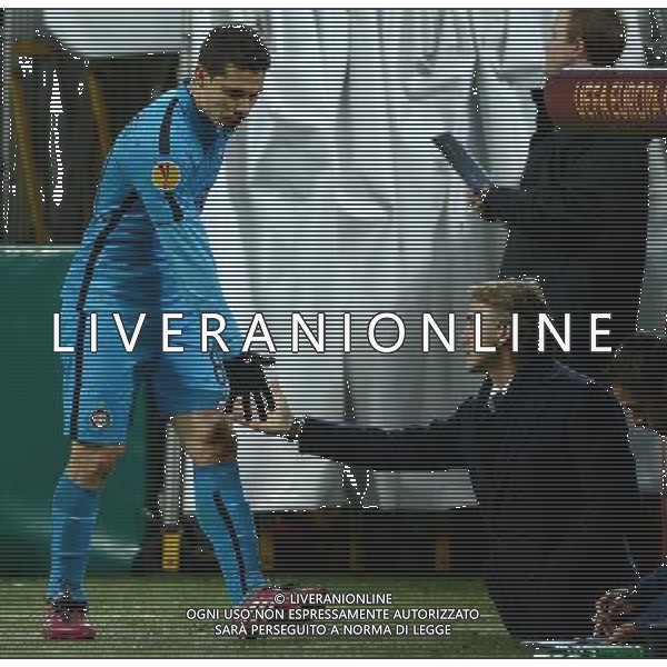 UEFA Europa League 2014/2015 Sedicesimi di Finale Ritorno Milano - 26.02.2015 Inter-Celtic Nella Foto: stretta di mano tra hernanes e roberto mancini dopo la sostituzione /Ph.Vitez-Ag. Aldo Liverani